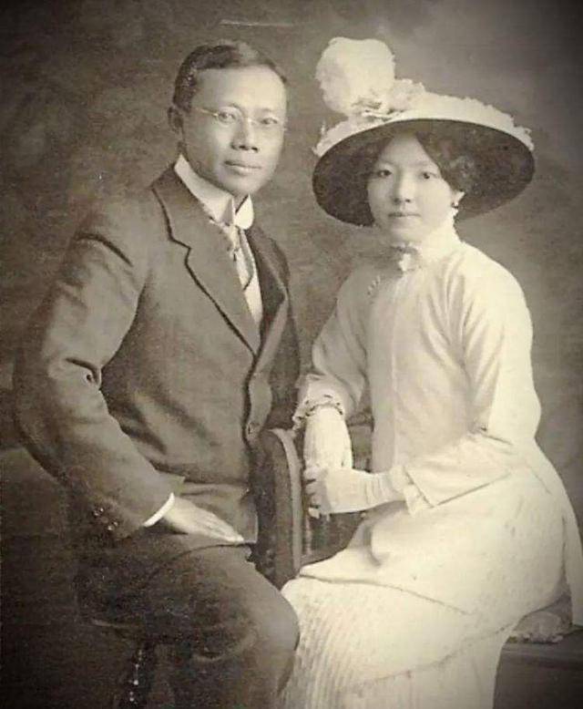 清末鼠疫31岁医生火烧两千余具尸体调集120节车厢挽回危局